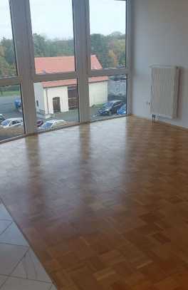 Ansprechende 4 Zimmer Wohnung mit Kaminofen und Tiefgaragenstellplatz in Machern b. Leipzig