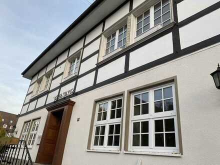 Oberhundem: Liebevoll renovierte 2-ZKB-Dachgeschosswohnung ab sofort zu vermieten