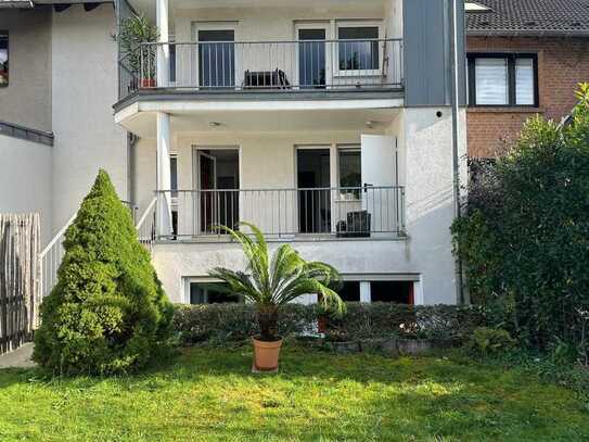 Wunderschöne helle zwei Zimmer WE mit Einbauküche, Terrasse, eigenem Garten & Stellplatz