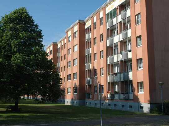 4-Zimmer-Wohnung im 3. OG mit Balkon unrenoviert