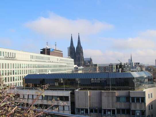 Außergewöhnliches Penthouse mit Domblick