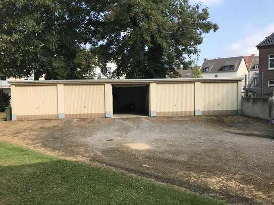 freie Garage in Mülheim-Broich