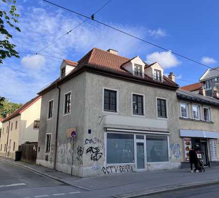 Denkmalgeschütztes Wohn- und Geschäftshaus mit Dachterrasse und Innenhof