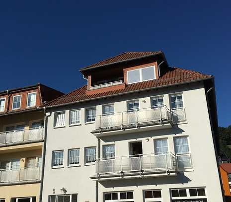 geräumige 2-Raumwohnung mit Einbauküche und großem Balkon in grüner Lage in Wutha-Farnroda