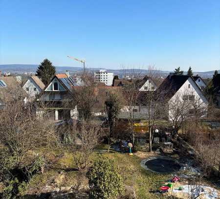 **Renovierungsbedürftiges Einfamilienhaus in traumhafter ruhiger Lage mit Blick über Bayreuth**