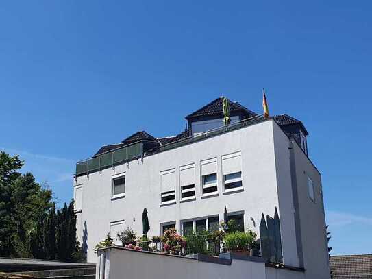 **** Moderne Maisonette-Wohnung über drei Etagen...****