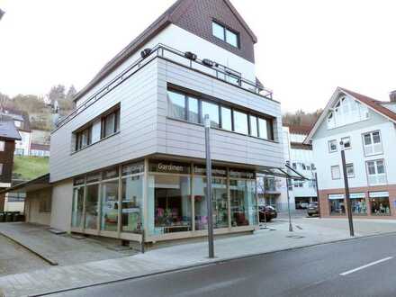 Laden/Geschäfts/Büroräume im Zentrum von Altensteig mit gr. Schaufensterfront ab 1.7.22 zu vermieten