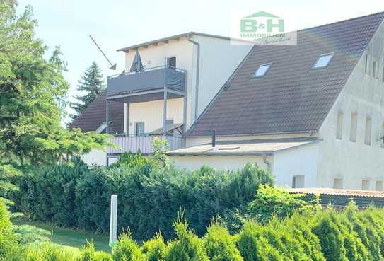 Im Angebot -Hübsche 3-Raum-Dachwohnung mit Balkon in Sandersdorf zu 82 qm zu vermieten - ruhige Lage