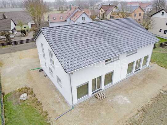 Neubau-Doppelhaushälfte mit unverbaubarem Blick und modernster Technik