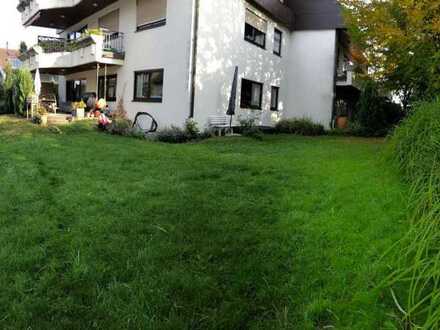 4-Zimmer-Wohnung mit Terrasse, Garten und Einbauküche in Reutlingen