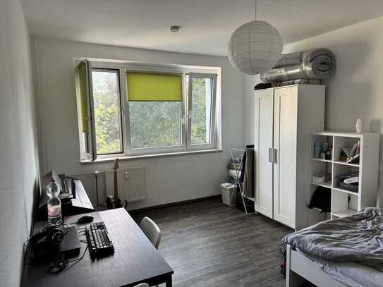 16m² WG-Zimmer in Stadtfeld Ost – Perfekt für Studenten, ab 1. Oktober verfügbar