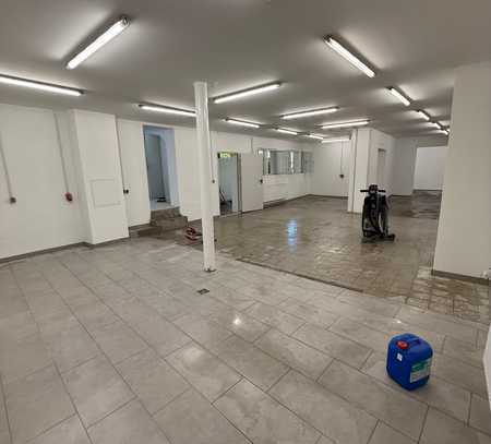 Produktionhalle/Lagerhalle mit 2 Zimmer wohnung oder als Bürofläche nutzbar
