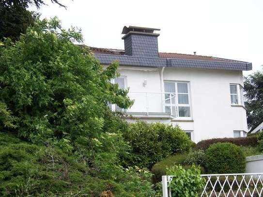 ELEGANTE WOHNUNG in S-W Lage mit " HAUS IM HAUS " CHARAKTER und Kamin