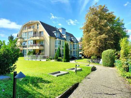 Dachgeschoss mit interessantem Grundriss, Terrasse und Tiefgaragenplatz