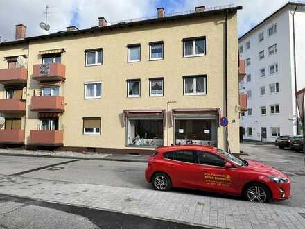 Helles Ladenbüro oder Praxis mit großer Fensterfront in bester Lage von Waldkraiburg