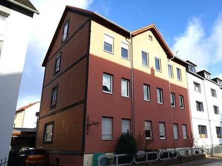 Solides Mehrfamilienhaus mit großzügigem Hinterhaus mit Carport zur Selbstnutzung