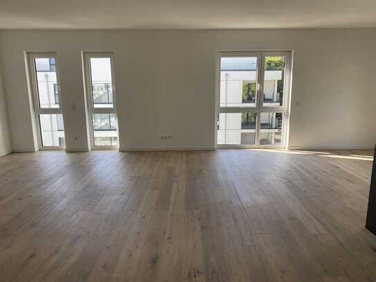 Geschmackvolle 139m², 4-Raum-Wohnung mit gehobener Innenausstatung und Loggia!