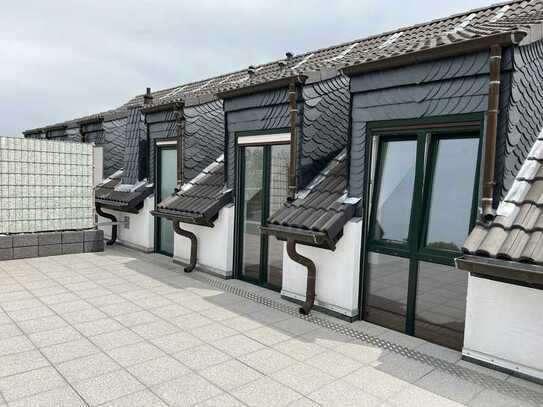 Moderne Maisonettewohnung mit Terrasse und Dachboden in zentraler Lage