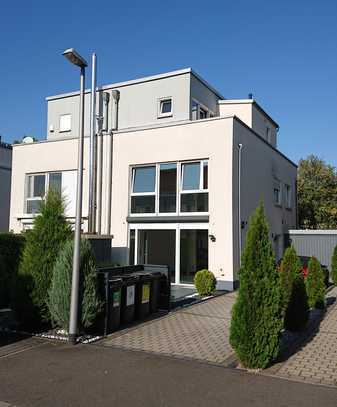 Living in Style.Moderne Bauhaus Style DHH,Wiesbaden,6 Schlafzimmer,4 Bäder,2 Terrassen,2Balkone