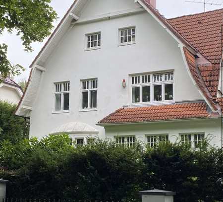 Maisonette DG Wohnung in charmanter Altbauvilla im Alleenviertel