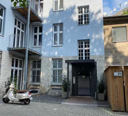 Mit Charme saniertes Büroloft in Kreuzkölln - 3. OG mit Balkon und barrierfreien Aufzug