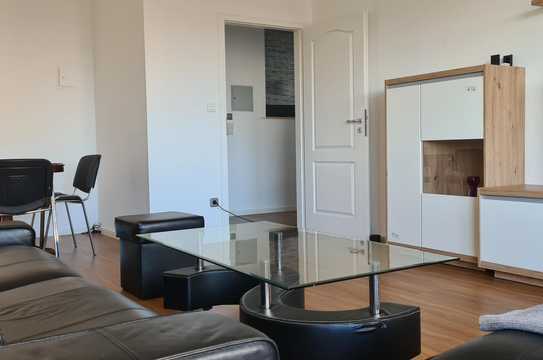 Möbliert- Moderne 2-Zimmer-Wohnung mit Balkon und EBK in Sachsenhausen