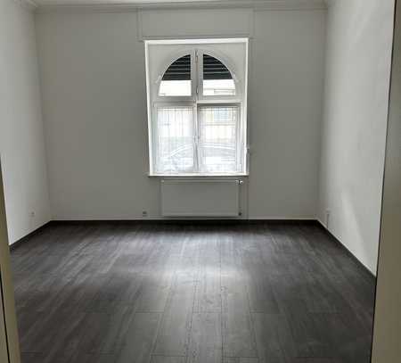 Freundliche und sanierte 2,5-Zimmer-Maisonette-Wohnung mit geh. Innenausstattung mit EBK in Hagen