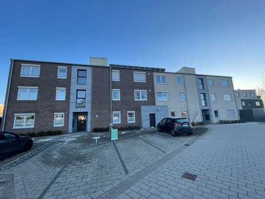 Helle, groß geschnittene 2-Zimmer-Wohnung mit Terrasse