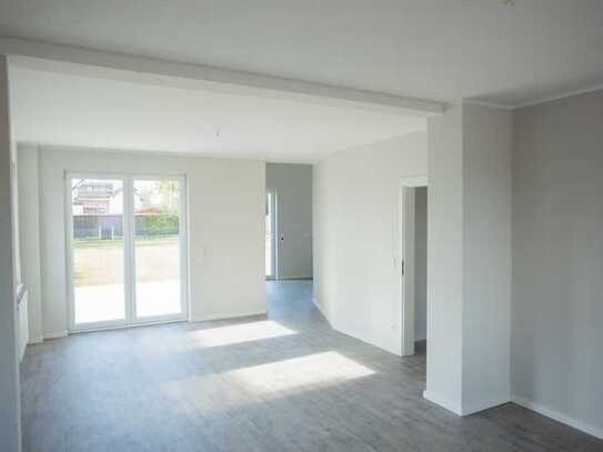 Altbau kersaniert, schöne zwei Zimmer Wohnung in Herford (Kreis), Enger