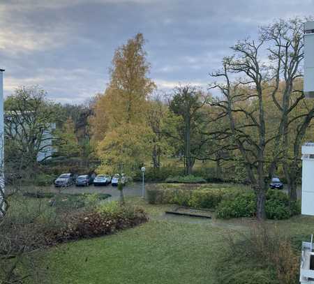 Schöne Wohnung im Grünen | 3 Zimmer mit Balkon | Nur Wenige Schritte zum Britzer Garten