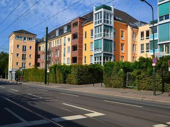 Helle 2-Zimmer Erdgeschosswohnung mit Terrasse und Gartenteil in Düsseldorf-Benrath