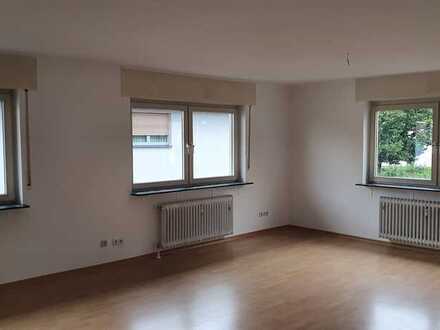 Helle, geräumige 3-Zimmer-Wohnung mit Balkon in Ettlingen Oberweier
