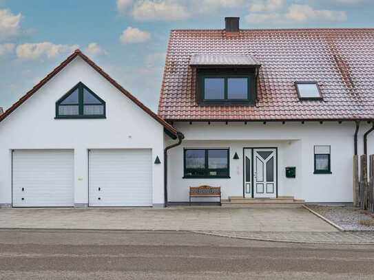 Gepflegtes Einfamilienhaus mit Winter-/Garten und Doppelgarage in Huisheim