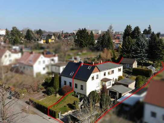 Schöne Doppelhaushälfte mit großem Grundstück (990 m²) in ruhiger Toplage in Chemnitz