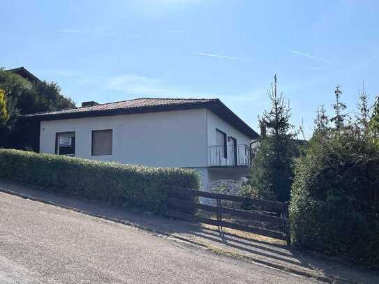 Sanierungsbedürftiger Bungalow in toller Lage von Sinsheim-Hilsbach