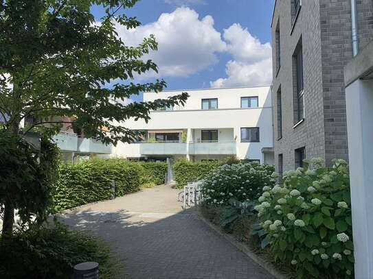 Moderne lichtdurchflutete 3-Zimmer-Staffelgeschoss-Wohnung mit Dachterrasse in Eidelstedt