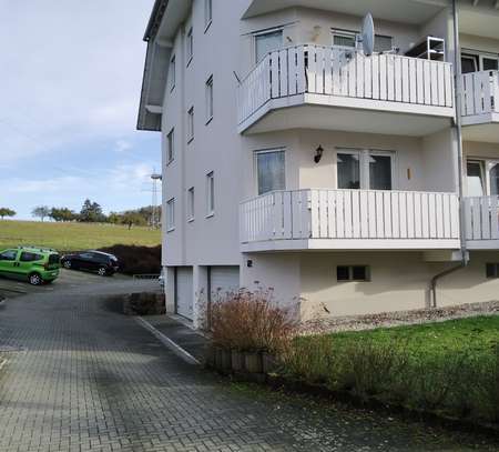 Gepflegte 4-Zimmer-EG-Wohnung mit Balkon in Erbach