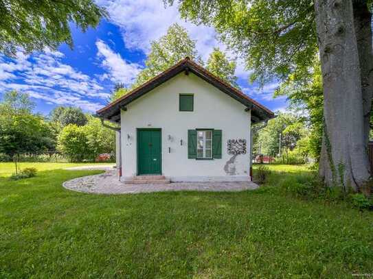 Starnberg - Söcking. Weitläufiges Parkgrundstück mit Gästehaus zur Neubebauung. (lt. Bebauungsplan)