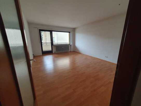 60 qm Wohnung mit Balkon an Einzelperson NR in Erlangen Nähe Burgberg