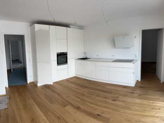 3-Zimmer-Penthouse-Wohnung mit EBK und Terrasse in Ingolstadt