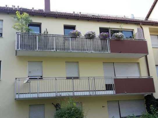 Geschmackvolle 1,5-Raum-Wohnung mit Balkon und Einbauküche in München