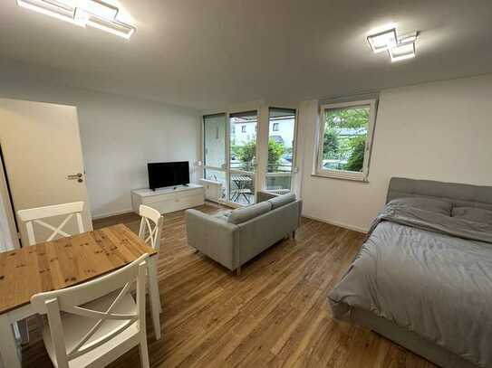 Renoviertes & Möbliertes 1-Zimmer Apartment - mit EBK, TV, Couch, Balkon etc.