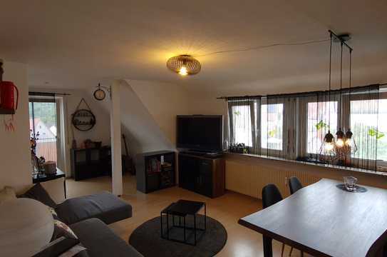 Sonnige 4-Zimmer-Wohnung im DG - überdachter Südbalkon (Loggia) mit schöner Aussicht