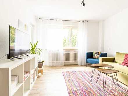 Schöne, teilmöblierte 2 - Zimmer WHG mit Balkon