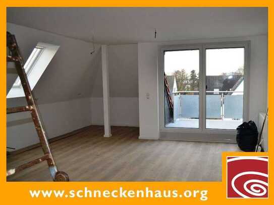 Großzügige, sanierte Dachgeschoss-Wohnung mit Balkon in Hemelingen!