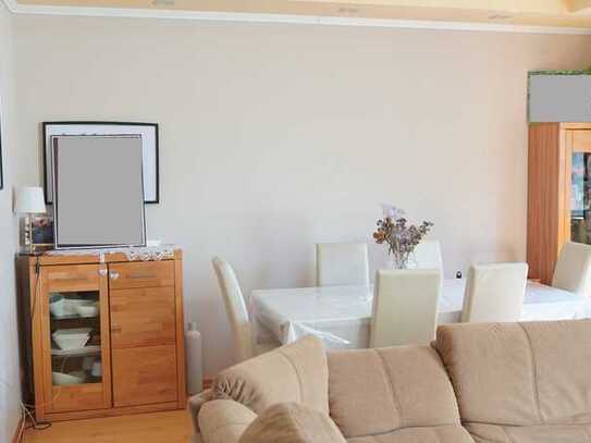 Moderne 4-Zimmer-Wohnung mit Stellplatz zu verkaufen