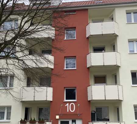 Schöne, helle Wohnung im Grünen, frisch renoviert