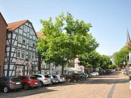 Attraktives, saniertes Mehrfamilienhaus mit Gewerbe in zentraler Lage