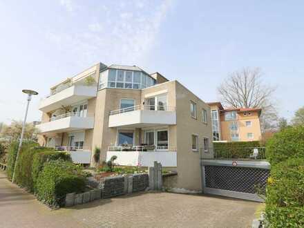 Tolle Lage! Zwischen Kurpark und Strand, helle 2-Zi.-Wohnung mit Balkon und Tiefgaragenstellplatz!