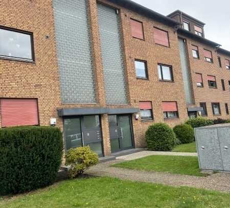 Geräumige Eigentumswohnung mit großen Südbalkon und Garage.